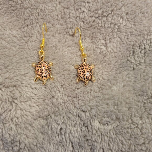 Turtles #3 Womens Earrings One Pair Zinc Alloy Hanging Leopard Print E67E - Picture 1 of 3